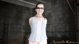 Very sloppy and deep blowjob by a blindfolded teen