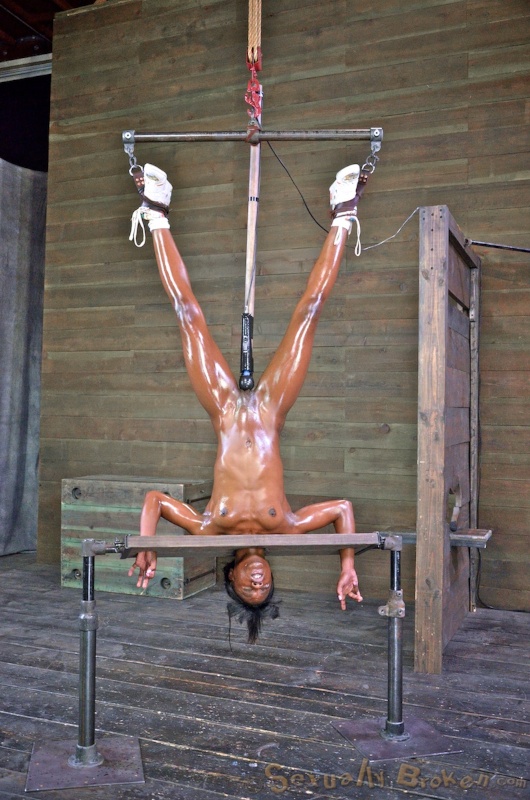 Athletic Black whore Ana Foxx mouth raped upside down