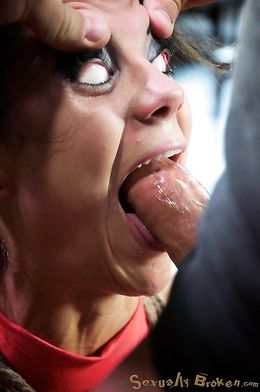 Tattooed hottie Bonnie Rotten sexually destroyed BDSM style