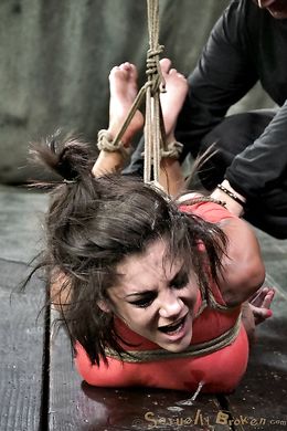 Tattooed hottie Bonnie Rotten sexually destroyed BDSM style