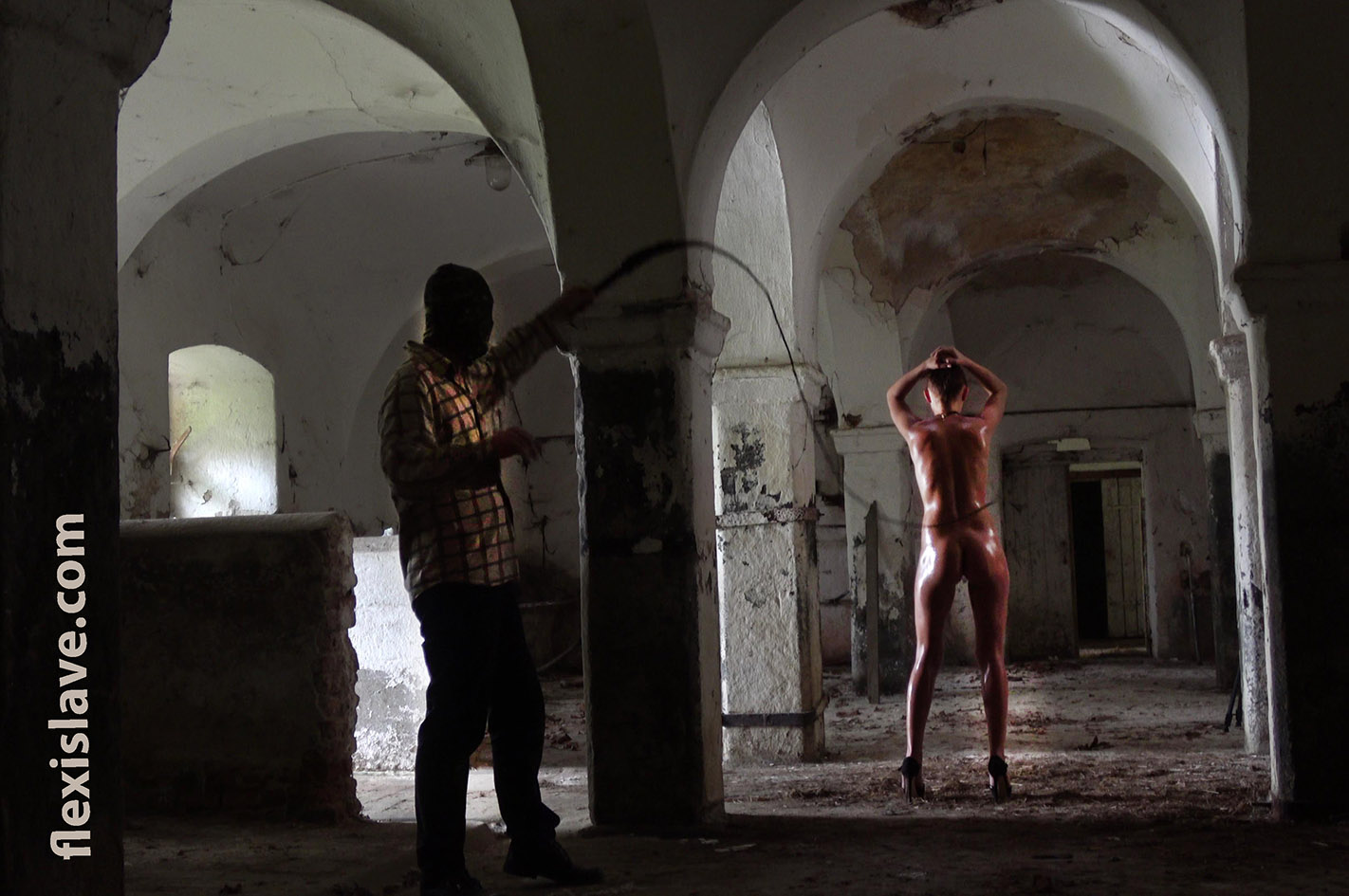 Skinny pornstar Katy Rose nude whipping