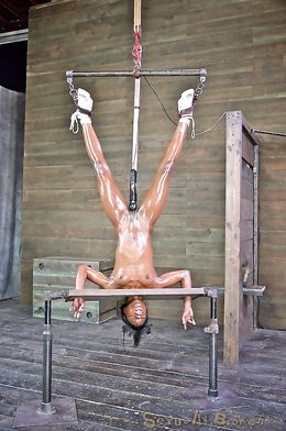 Athletic Black whore Ana Foxx mouth raped upside down