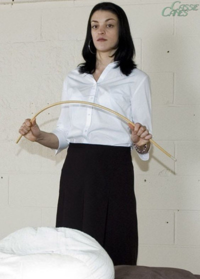 Flexible and stinging for schoolgirls' buttocks