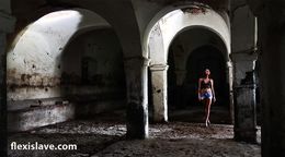 Skinny pornstar Katy Rose nude whipping