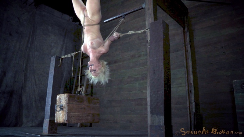 Sex-addicted blonde forced into hardcore oral sex